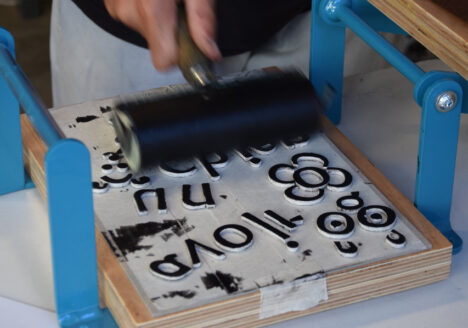 Atelier Logan Eliezer-Gerard Atelier des 4 jeudis arts plastiques typographie sérigraphie